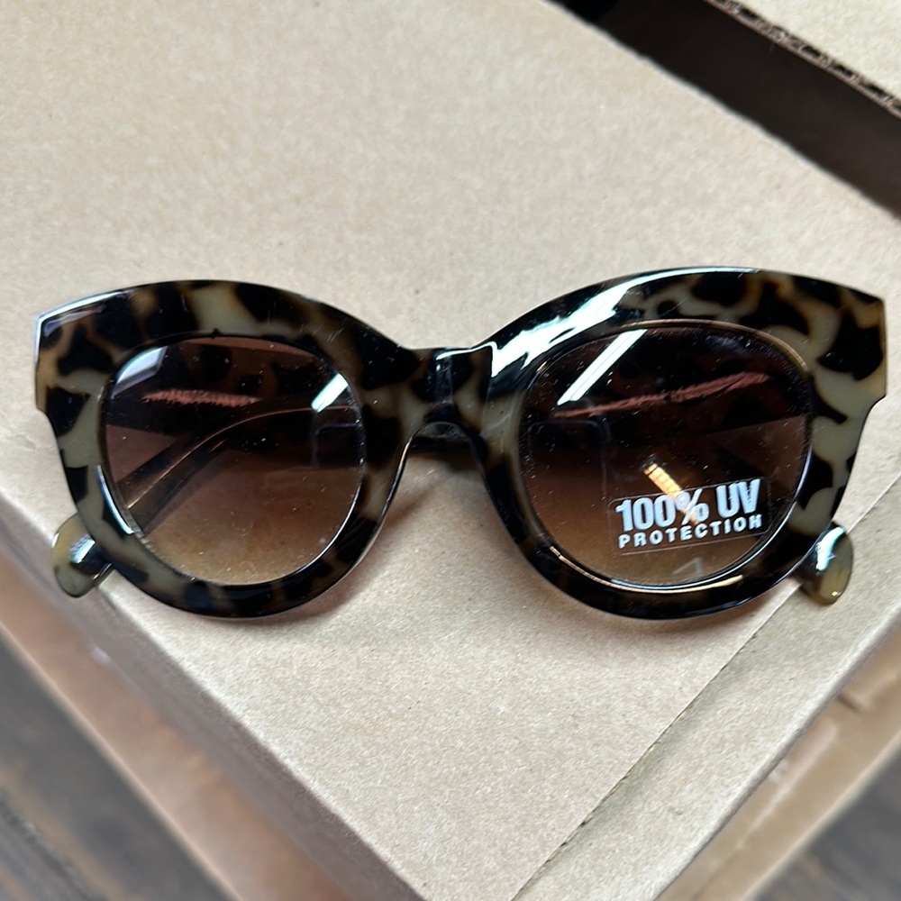 Brown Retro-Inspired Chunky Frame Sunglasses